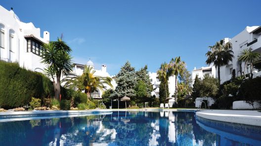 RE-MCS-008 | Bonito estudio moderno en urbanización tranquila con piscina y a pocos pasos de la playa